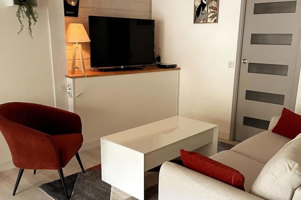 Μια τηλεόραση ή/και κέντρο ψυχαγωγίας στο Maison au coeur du village