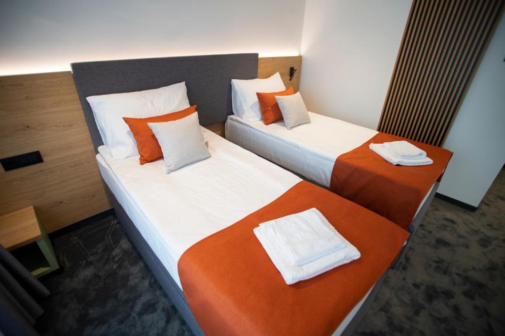 Akademis CUT Zabok - Chambre Double Ou Lits Jumeaux Avec Balcon