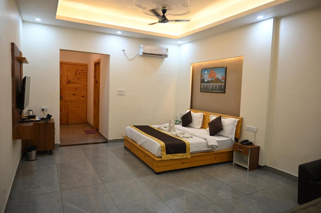 Kudrat Resorts and Suites- A unit of Shivaneel Hospitality - Camera Doppia Deluxe Con Balcone