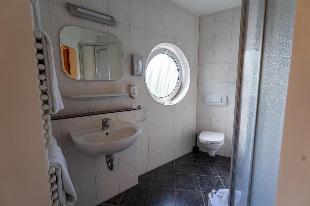 Airport Business Hotel Köln - Resim 26