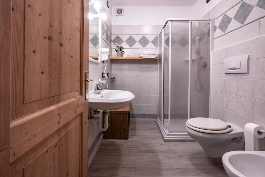 Koupelna v ubytování Hotel Garnì Zanella