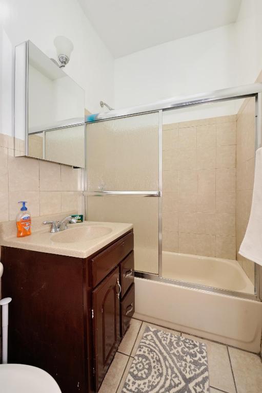 رزرو هتل، اجاره ماهانه نیویورک - آپارتمان کلاسیک 2 BR 1 BA