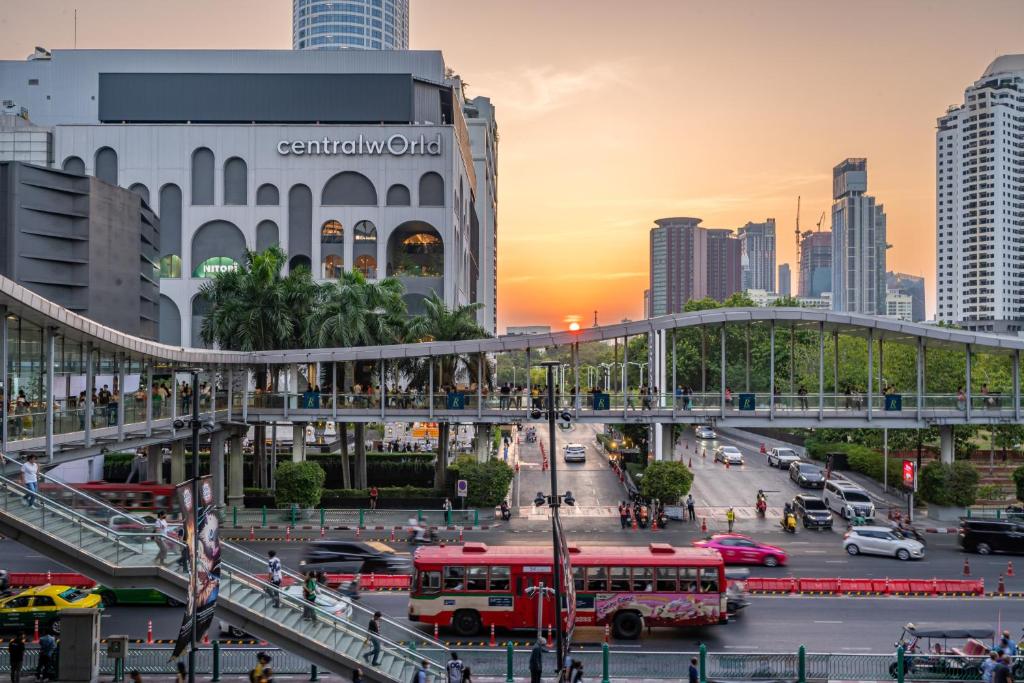 Moxy Bangkok Ratchaprasong - Resim 9