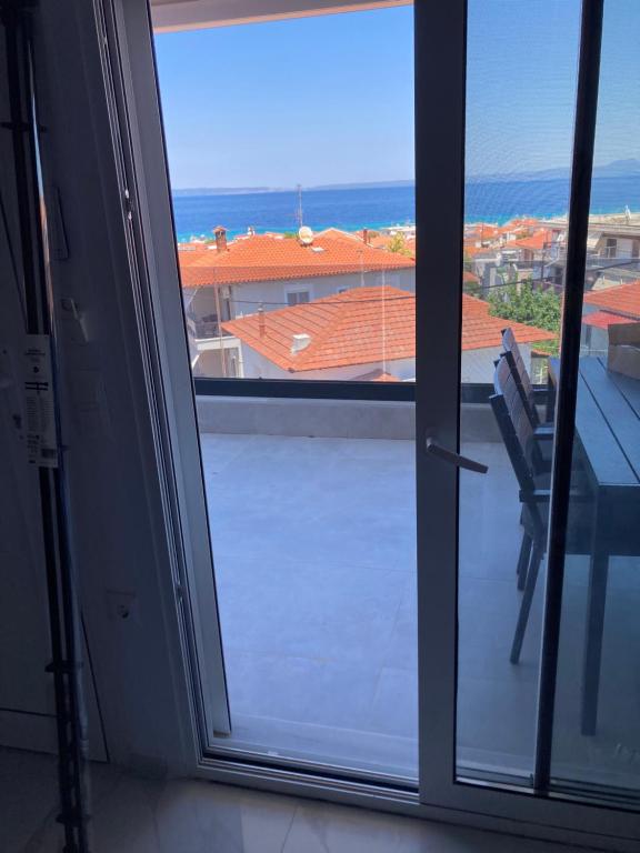 Nespecifikovaný výhled na moře nebo výhled na moře při pohledu z aparthotelu