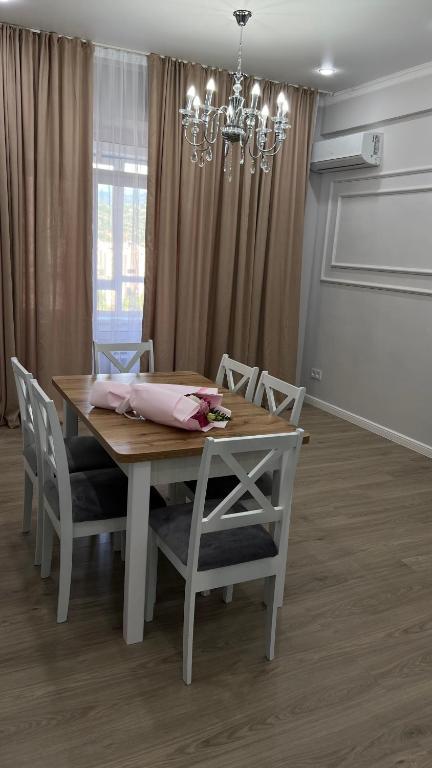 فضای داخلی Apartments Jer Ana on Nazarbayeva 235b در آلماتی - تصویر ۳