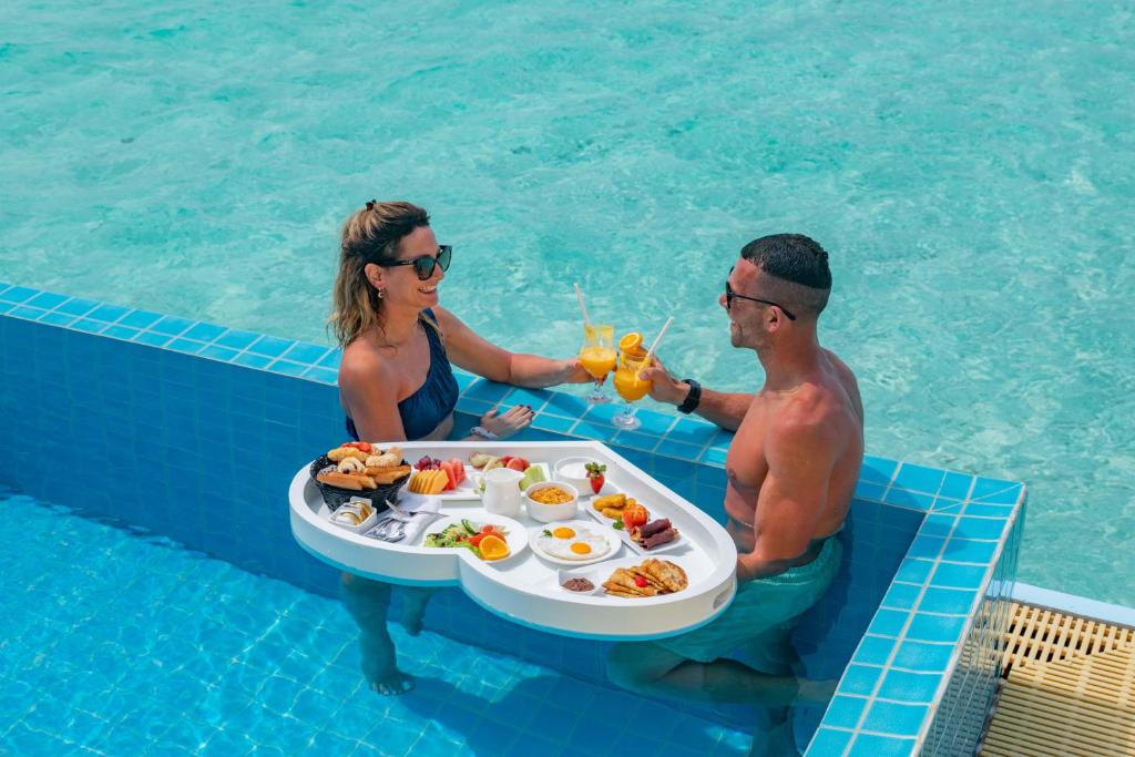 Comida en o cerca de este resort