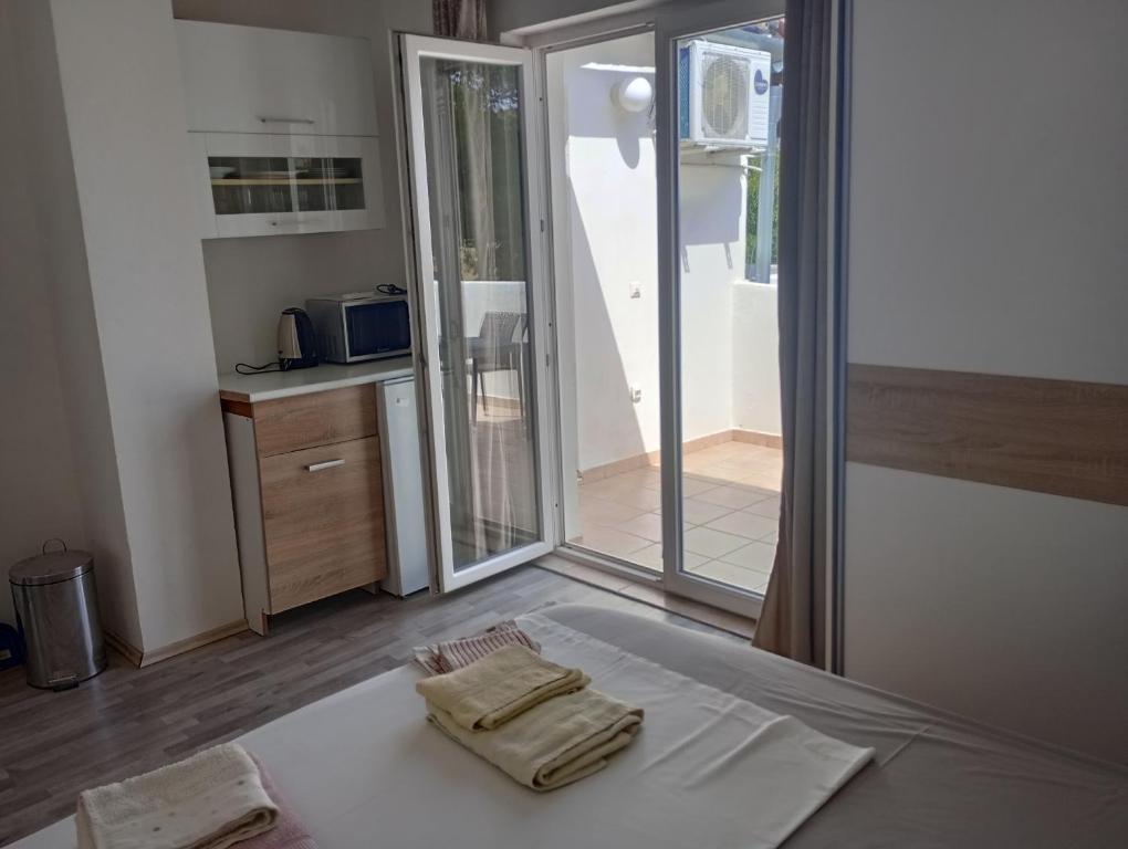Kuchyňa alebo kuchynka v ubytovaní Apartments and rooms Camelia