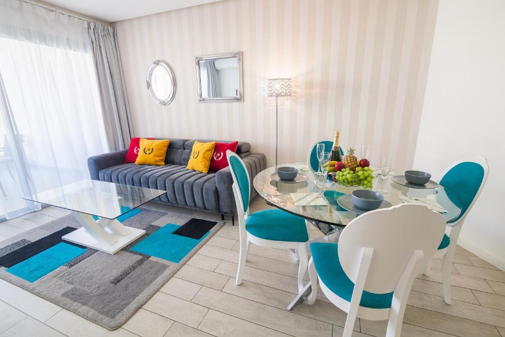 Posedenie v ubytovaní MA APARTMENTS - OCEAN GARDEN - PLAYA PARAISO - 2 Bedrooms, 2 Bathrooms, Big Terrace