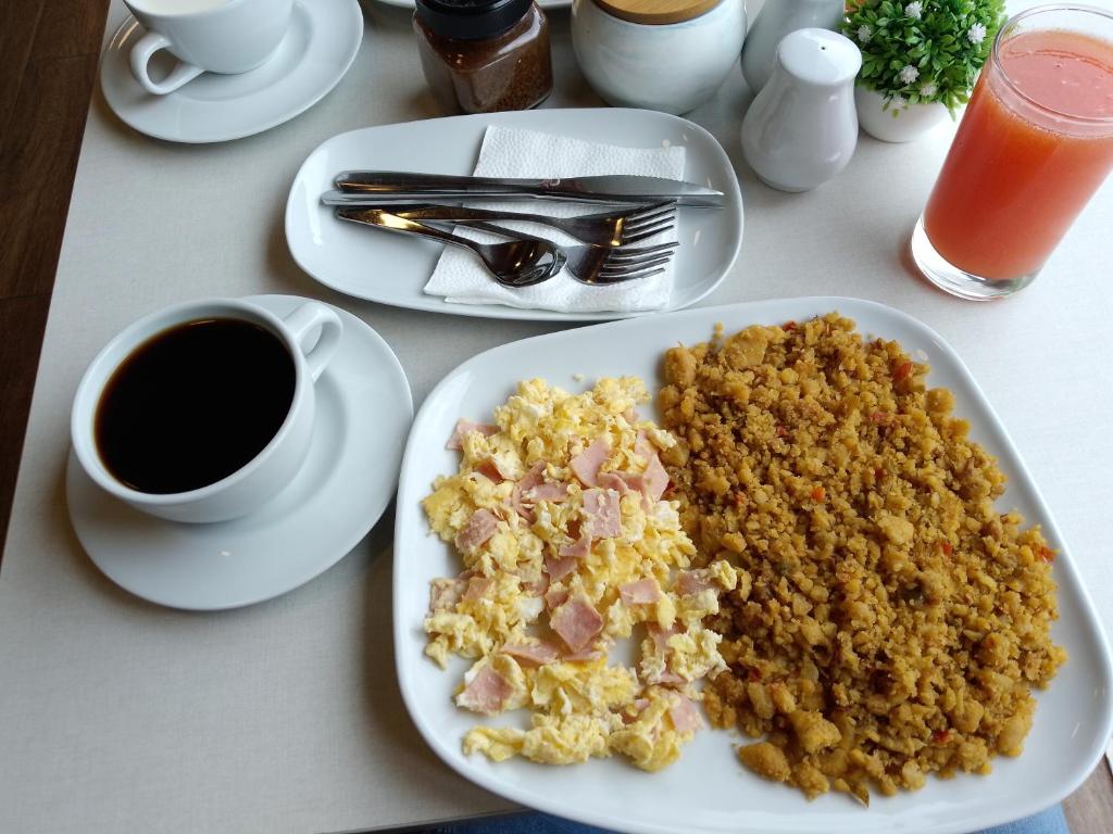 Jídlo v hotelu nebo okolí