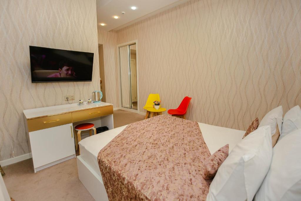 Dionis Coffee Shop Hotel - Deluxe Twin Room