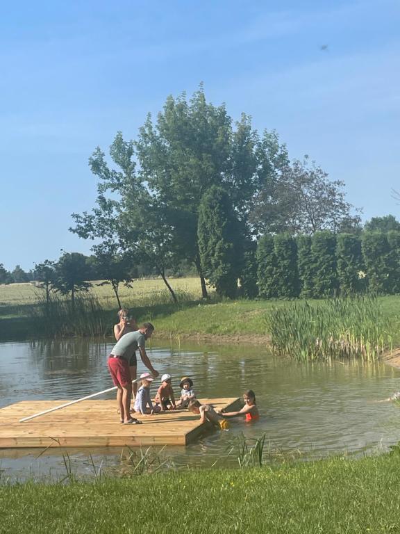 Výhled na řeku, která protéká v blízkosti penzionu