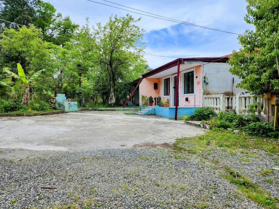 Zahrada ubytování Tamuna House in Tsikhidziri