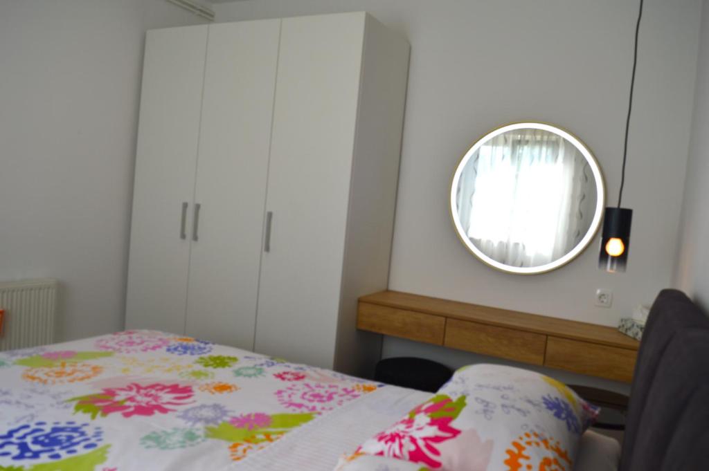 Łóżko lub łóżka w pokoju w obiekcie Rooms & Apartments Kvasić