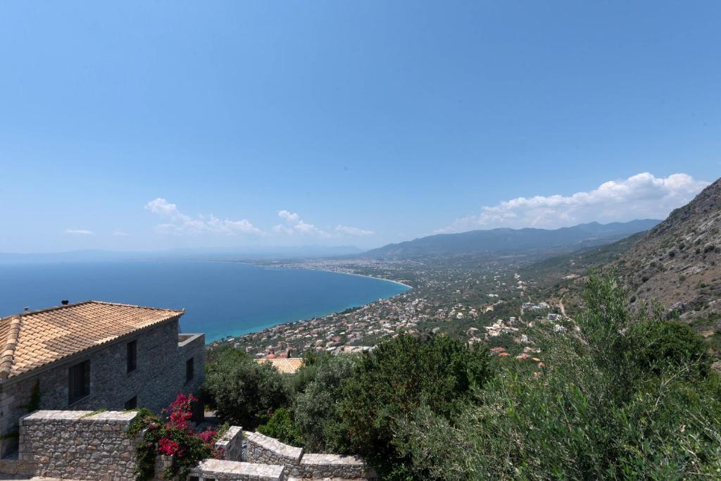 Traditional Stonehouse Kalamata Verga