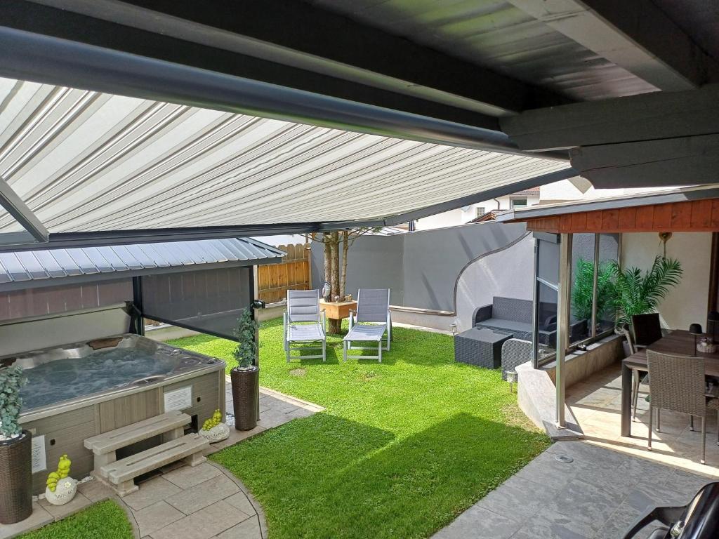 Posezení v ubytování Ferienwohnung am Waldweg