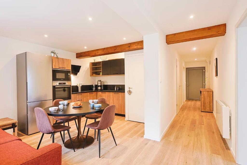 Kuchyň nebo kuchyňský kout v ubytování Appartements Les Vosges