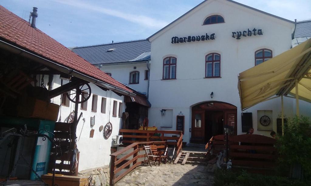 Budova, kde se hotel nachází