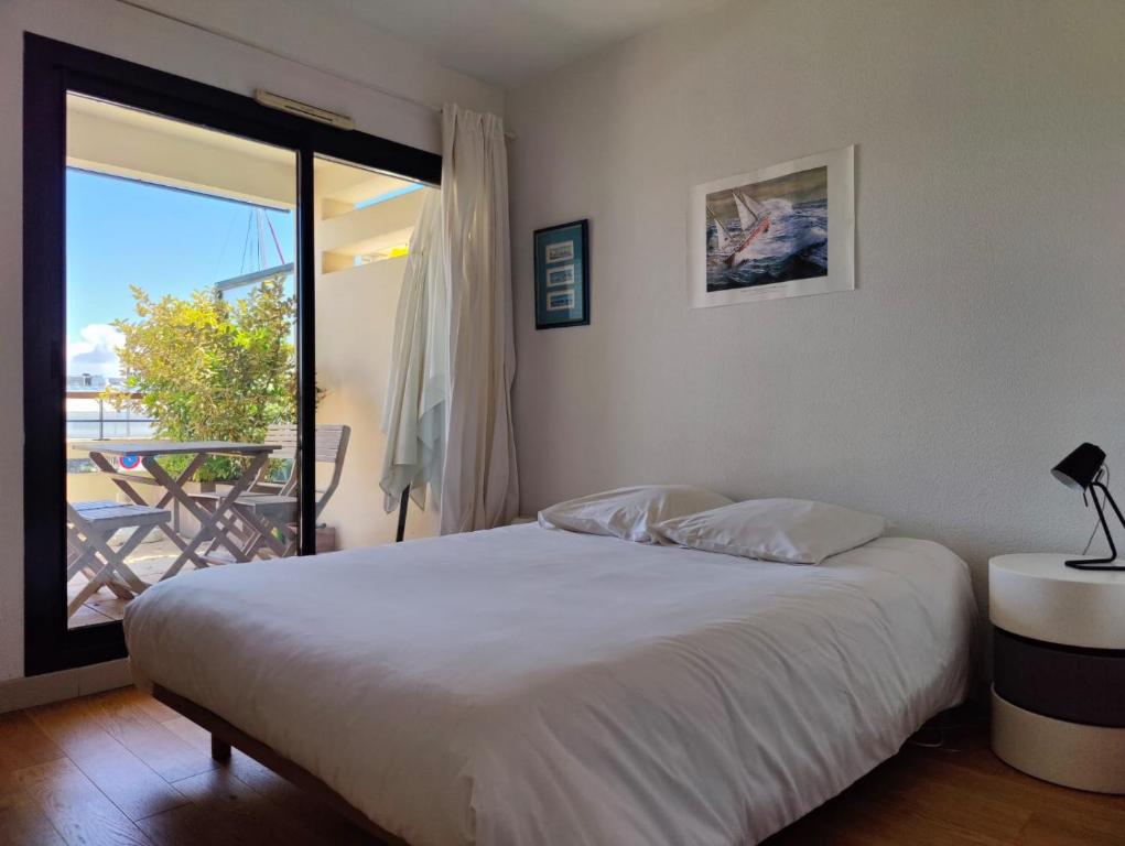 Photo de la galerie de l'établissement Le Chalutier - Terrasse - Bassin des Chalutiers, à La Rochelle