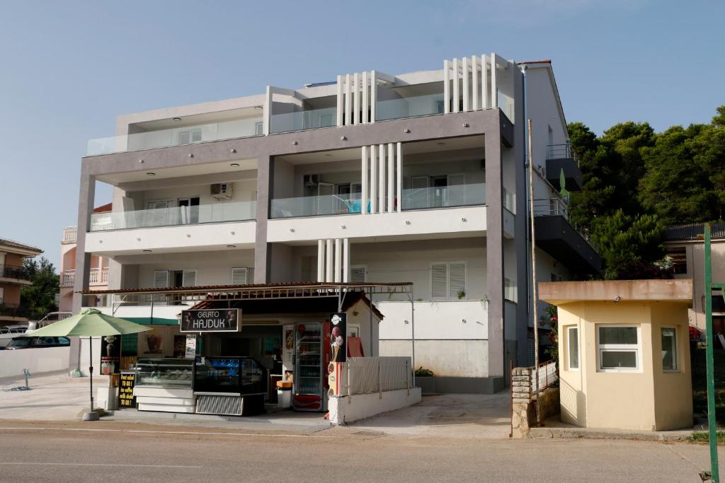 Budynek, w którym mieści się apartament