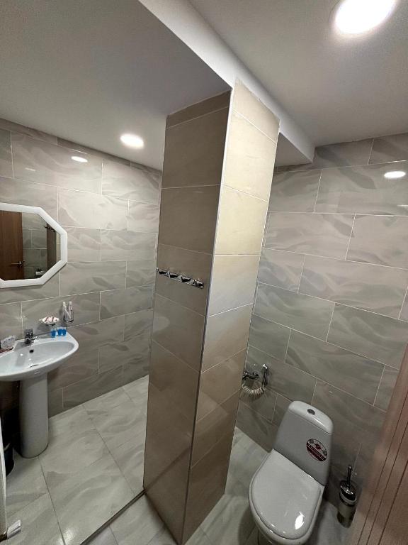 Koupelna v ubytování Lagodekhi Inn
