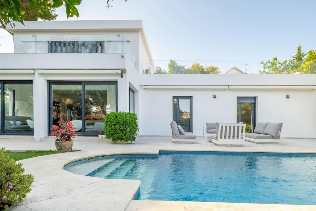 Stunning villa near the beach