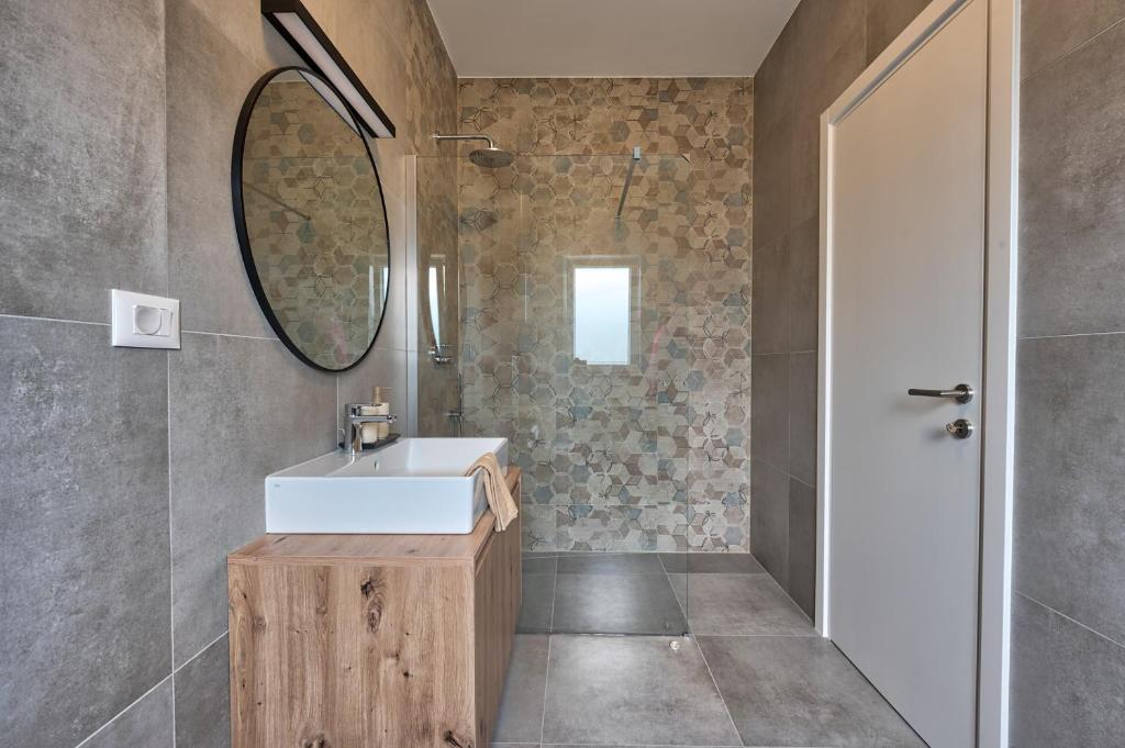 Koupelna v ubytování Villa Blue Oasis Ližnjan with Private Pool