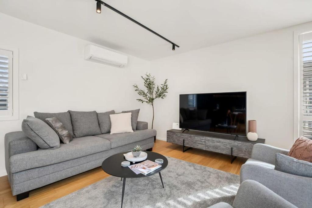 Nestled below the Remarkables - Resim 22