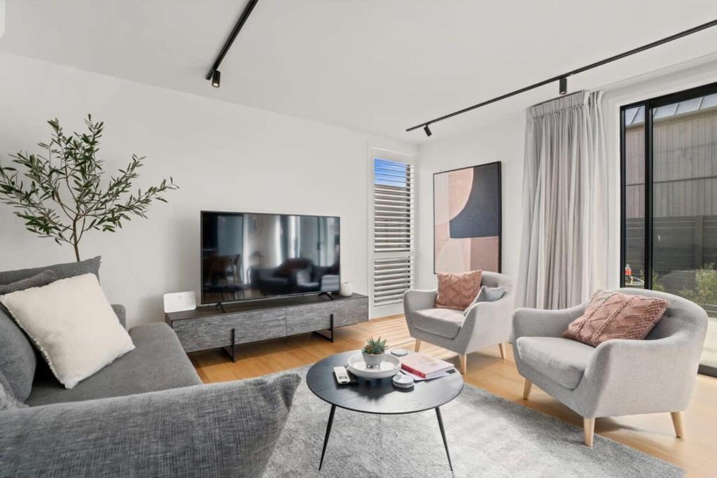 Nestled below the Remarkables - Resim 23