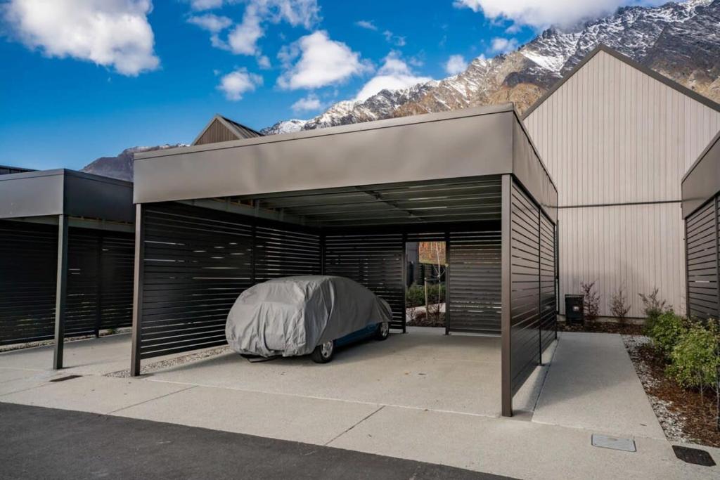 Nestled below the Remarkables - Resim 27