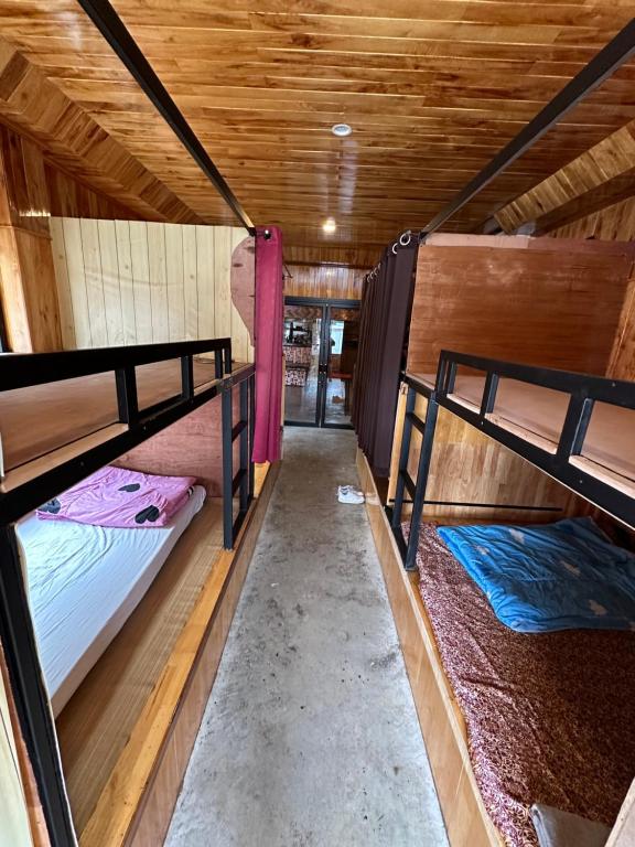 Palanda nebo palandy na pokoji v ubytování Honeymoon hosl