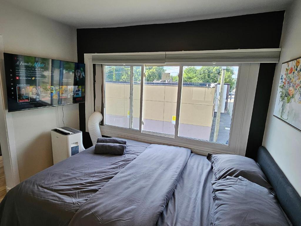 JstLikeHome - Old Ottawa Suite & Guesthouse - Resim 14