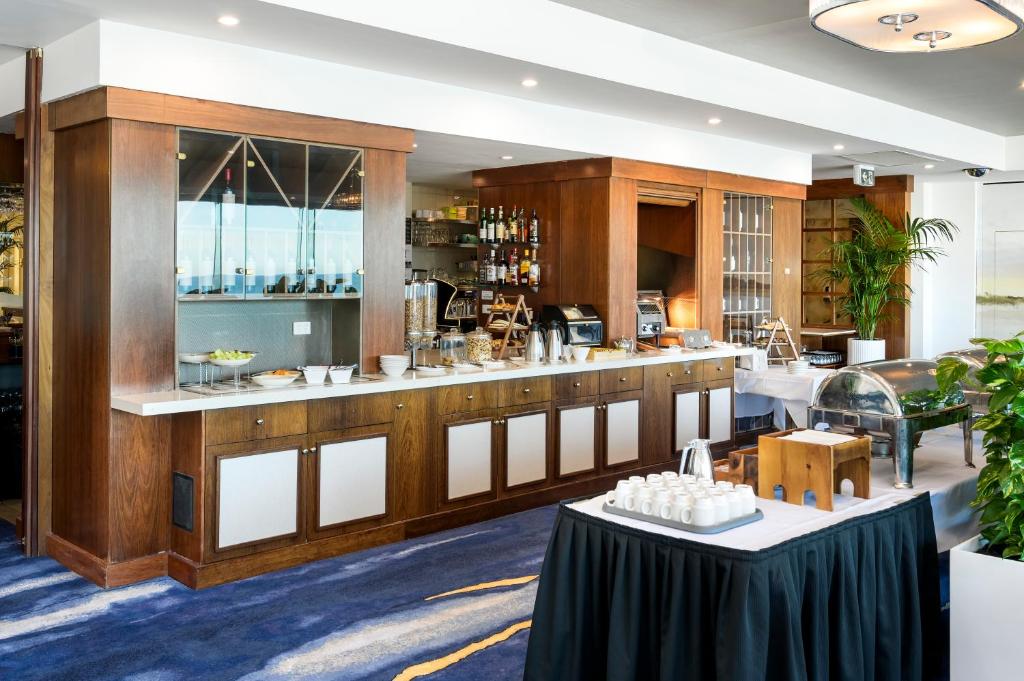 Noah's On the Beach - Resim 17