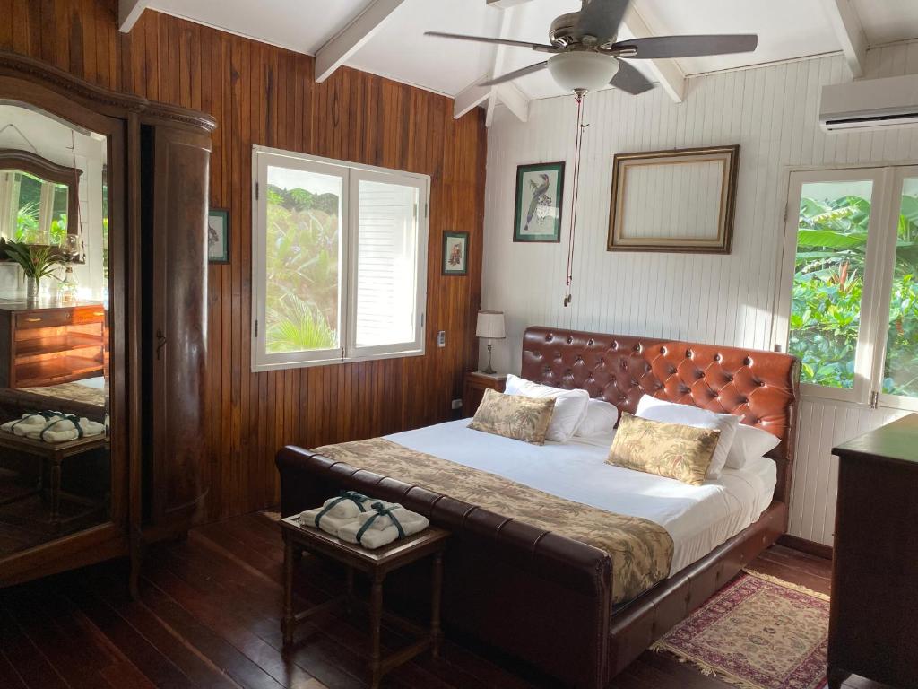 Postel nebo postele na pokoji v ubytování Colina Secreta - Glamping and Villas