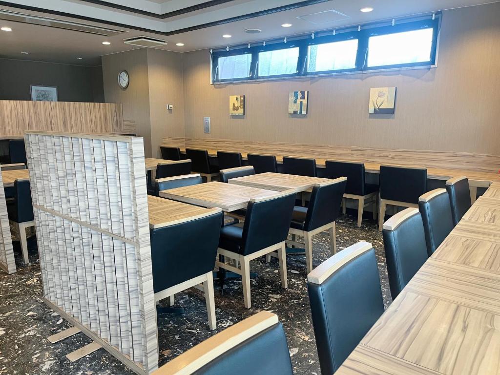 Restaurace v ubytování Hotel Route-Inn Seibu Chichibu Ekimae