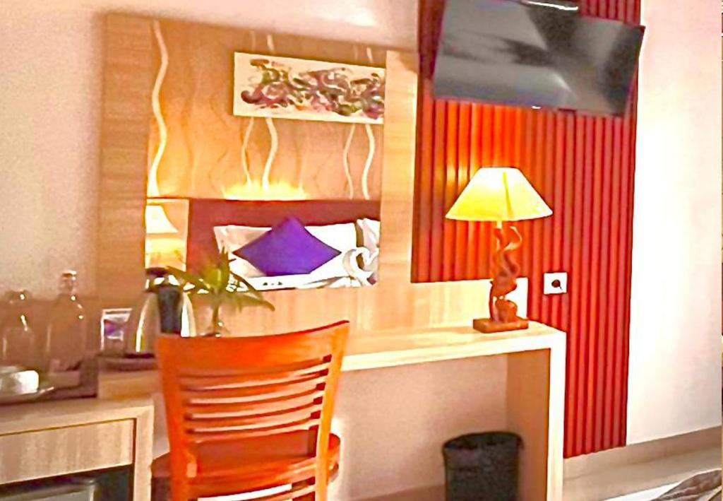 Wait Garden Cottage - 14