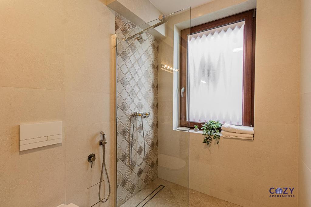 Cozy Brand New Boutique ApartHotel Brasov - Resim 19