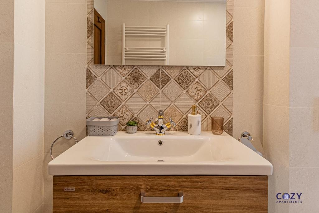 Cozy Brand New Boutique ApartHotel Brasov - Resim 21