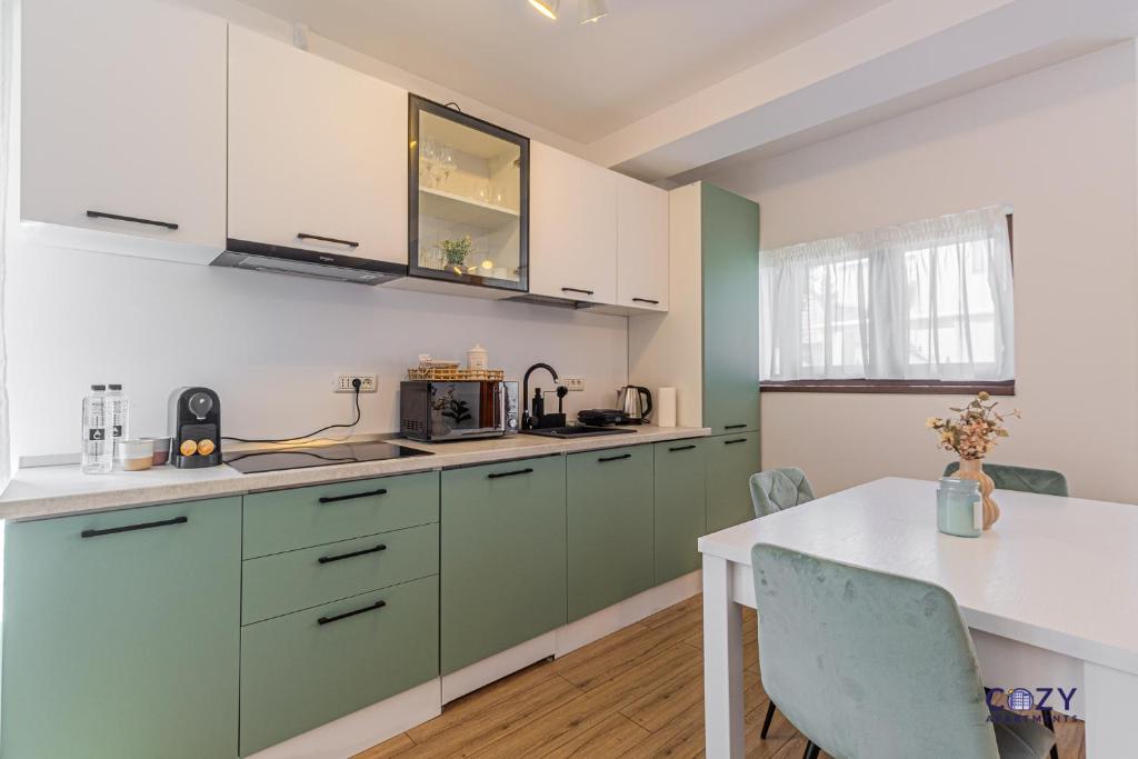 Cozy Brand New Boutique ApartHotel Brasov - Resim 27