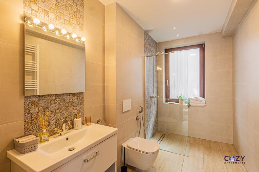 Cozy Brand New Boutique ApartHotel Brasov - Resim 35