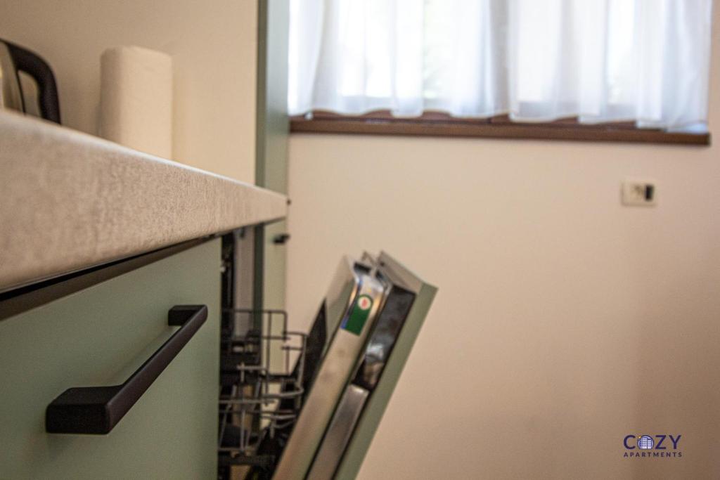 Cozy Brand New Boutique ApartHotel Brasov - Resim 40