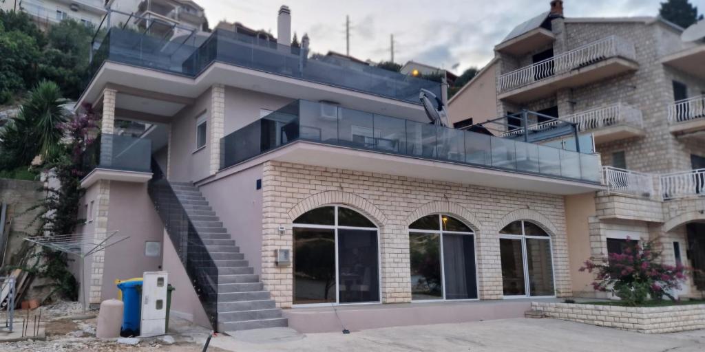Budova, kde se apartmán nachází