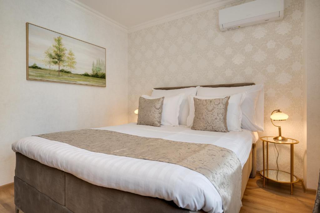 Prestige Central Apartments - One-Bedroom Apartment