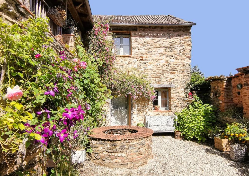 Zahrada ubytování Chambres d'Hôtes Le Puits d'Amour