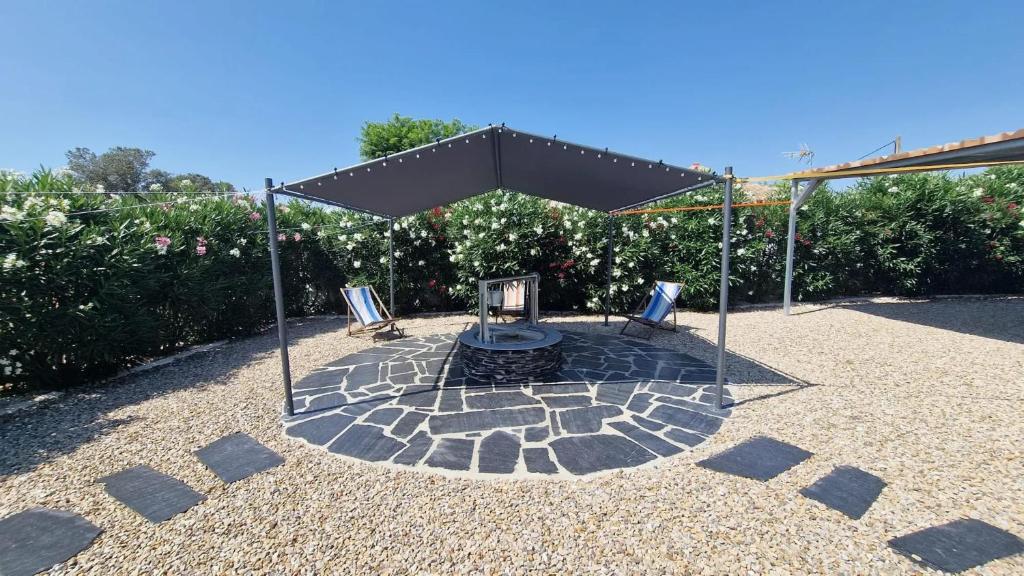 Vonkajšia záhrada v ubytovaní Sunny villa with private pool in Chiclana de la Frontera