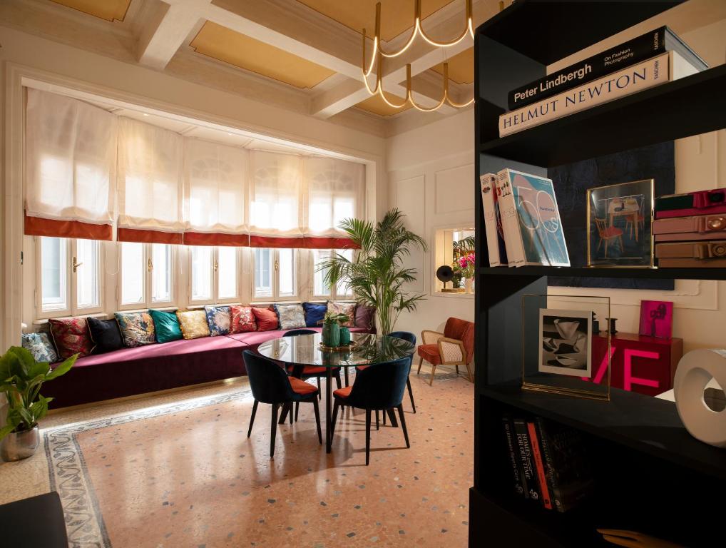 Χώρος καθιστικού στο Elizabeth Unique Apartments - a Member of Design Hotels