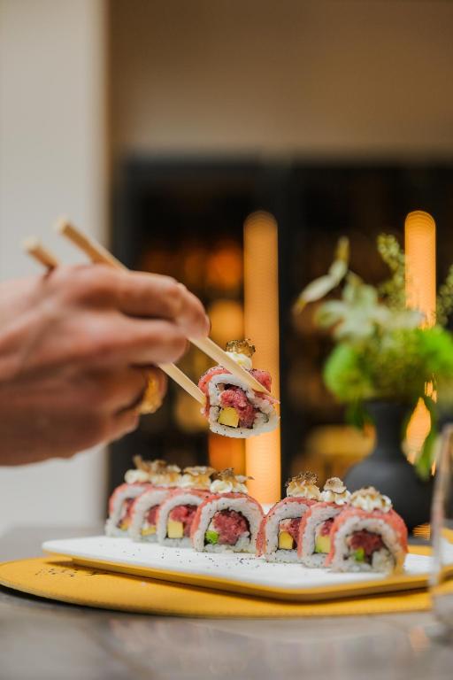 ホテルの敷地内または近くでの食事または食べ物