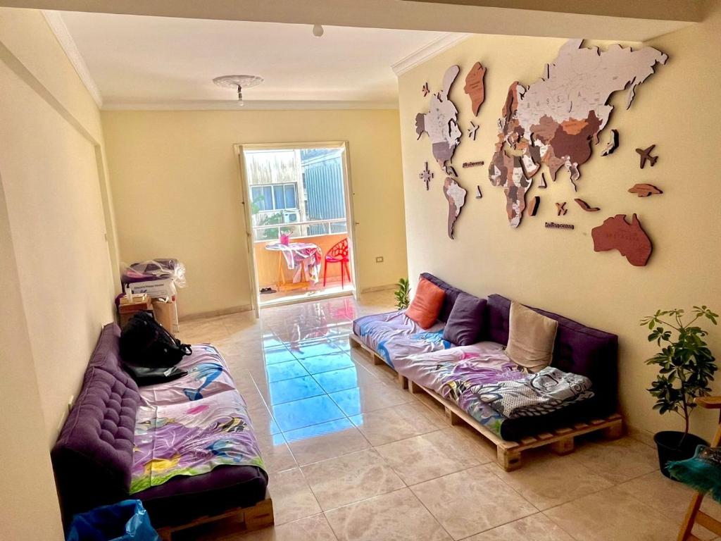 Posezení v ubytování Taher Cairo hostel