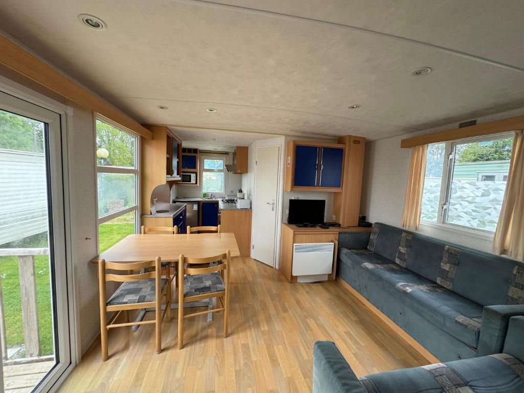 Kuchyň nebo kuchyňský kout v ubytování Camping L'Orée des Caps