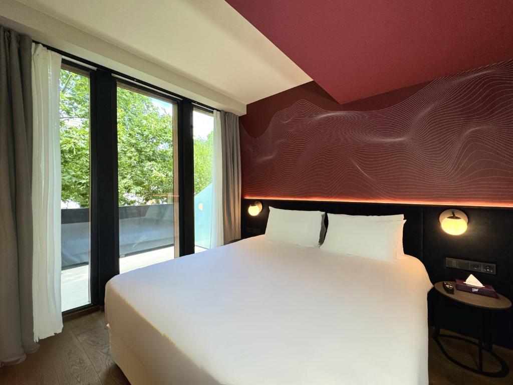 Tbilisi Edition - Design Hotel & Private Spa - Chambre Deluxe King