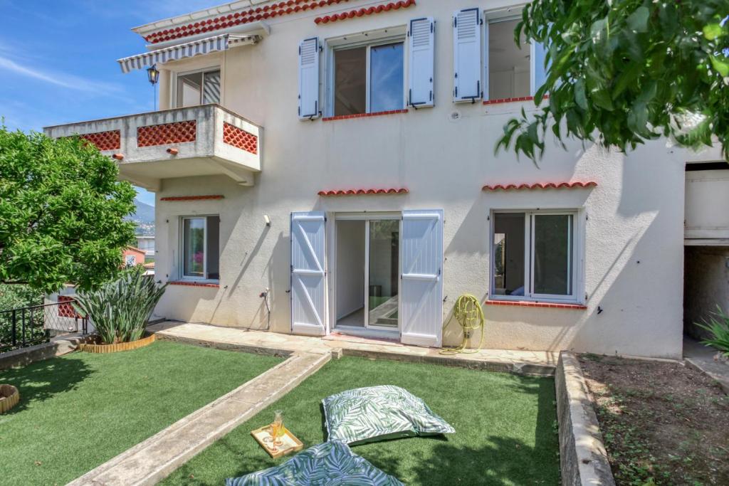 Gallery image of #54 Sea view Villa 4 BDR AC 5mins to Port BBQ in Nice